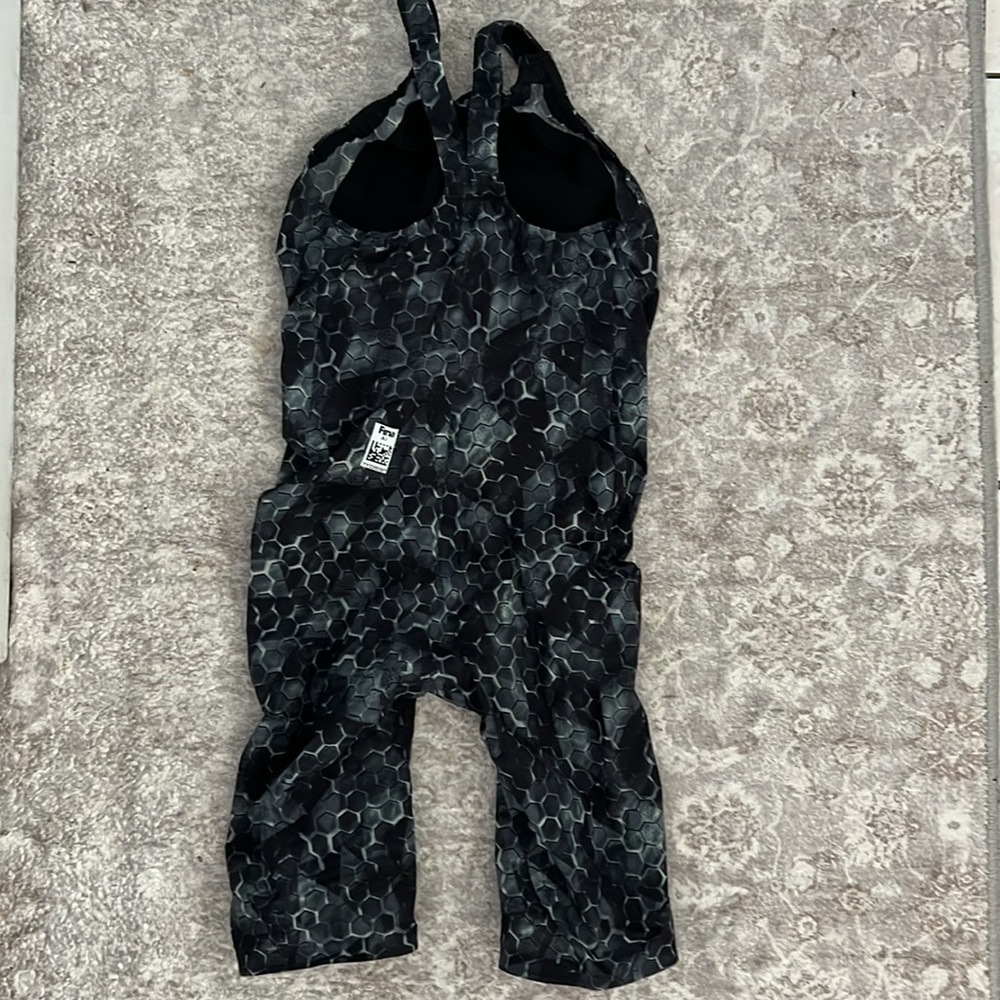 TYR Black Hex-Pattern One-Piece Racing Swimsuit - Picture 3 of 10
